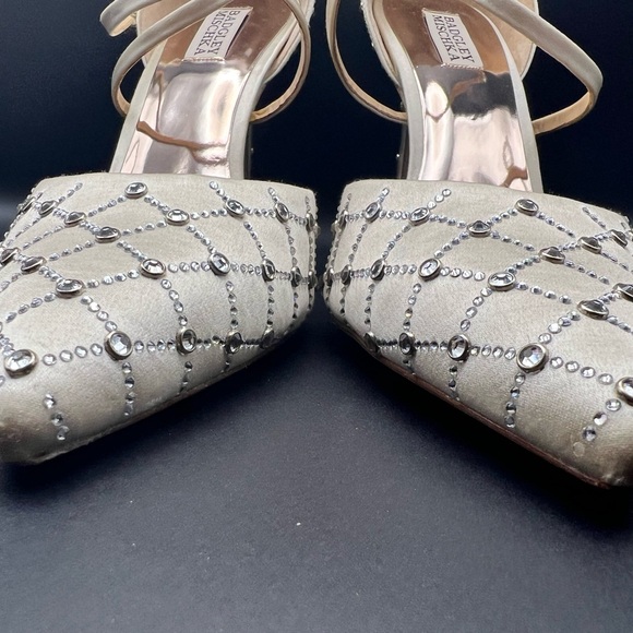 Badgley Mischka Strappy Cream Heels with Silver Accents Size 11 Women’s - Picture 11 of 14